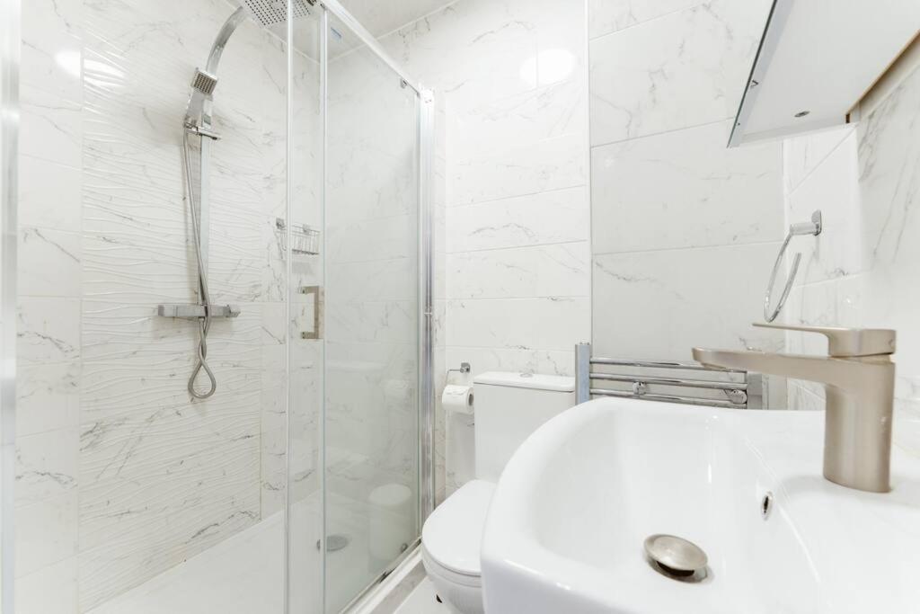 Your Lovely Studio Flat- West3 London Ngoại thất bức ảnh