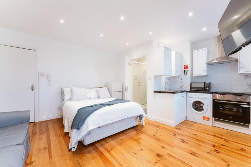 Your Lovely Studio Flat- West3 London Ngoại thất bức ảnh